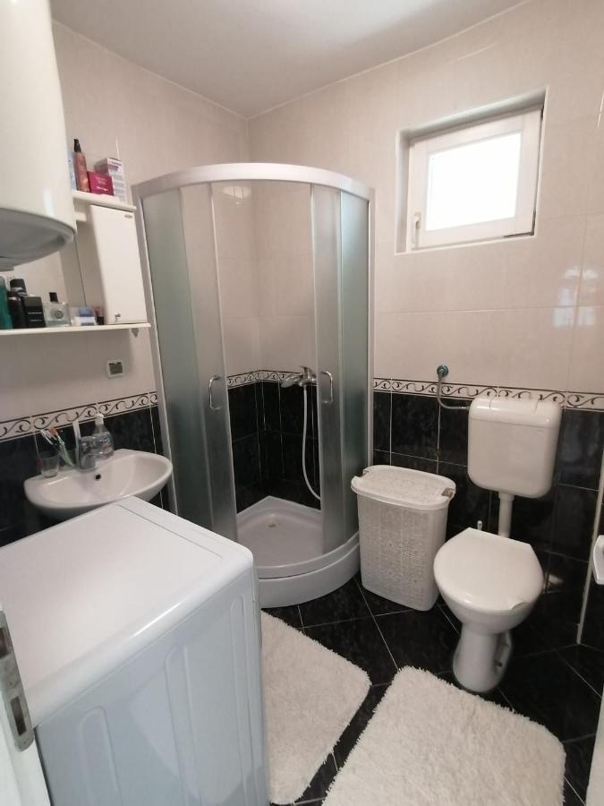 Airport Apartment Surcin ภายนอก รูปภาพ