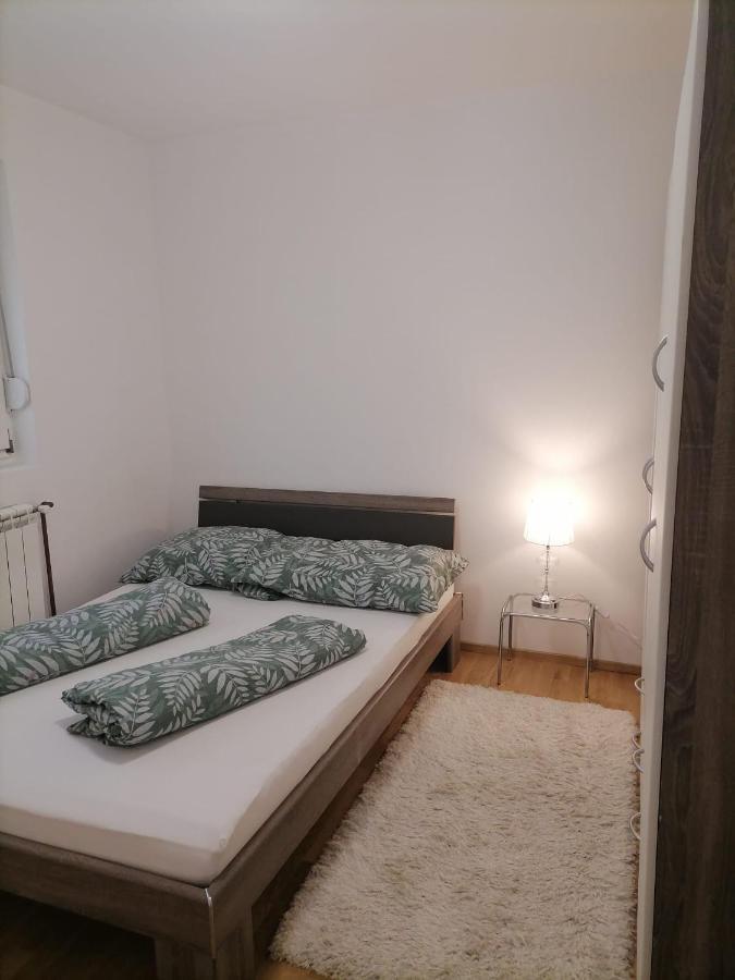 Airport Apartment Surcin ภายนอก รูปภาพ